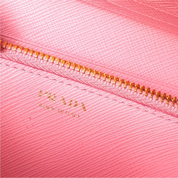 Prada Stunning Wallet/Cross body! - Picture 11 of 16